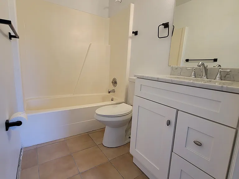 11232 Pendleton Ave — Photo 17