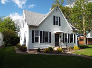 221 E Illinois St, Trenton, IL 62293
