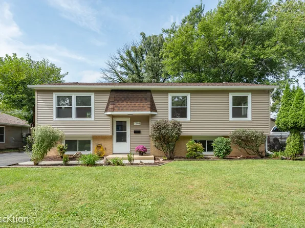 7208 Sprucewood Ave, Woodridge, IL 60517