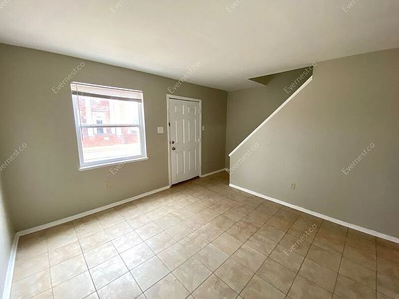 2nd image of 2000 Lamb Ave APT B
