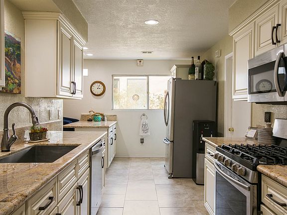 3rd image of 3809 Tulane Dr NE