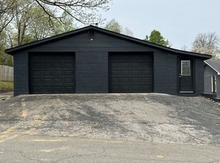 108 Oak Park Ave, Dickson, TN 37055