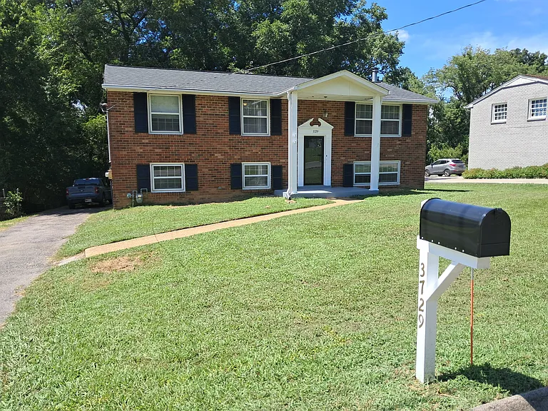 3729 Faulkner Dr — Photo 1