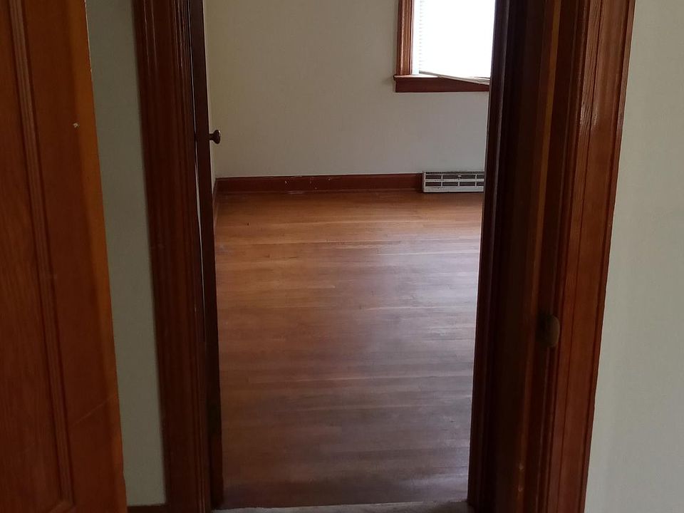 1st image of 1702 Sibyl St
