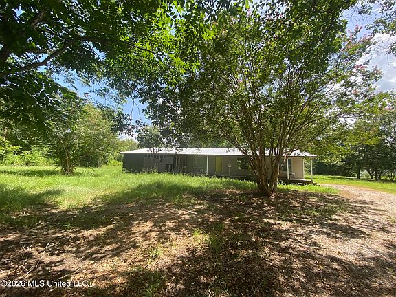 2nd image of 582 Stephens Rd
