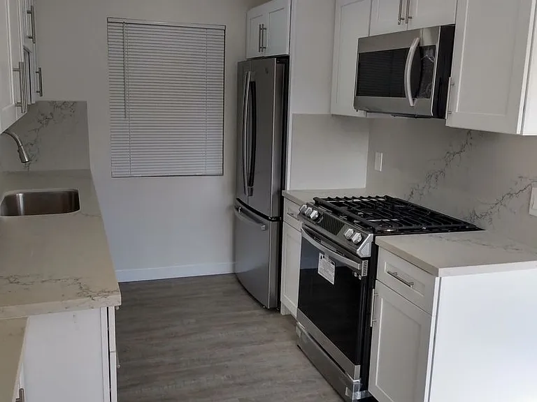 717 Strand St — Photo 1