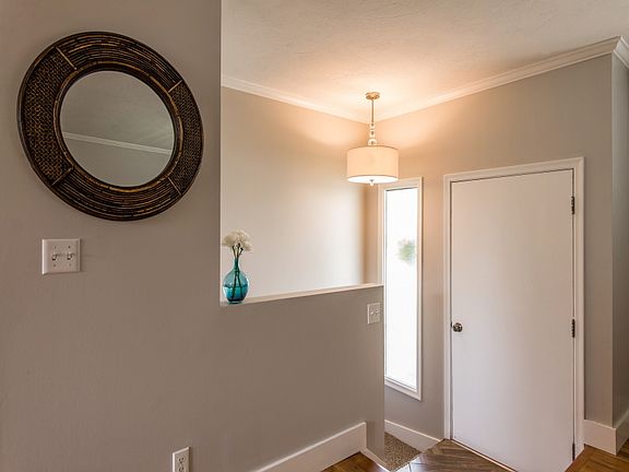 5th image of 838 E Hollyhock Ave