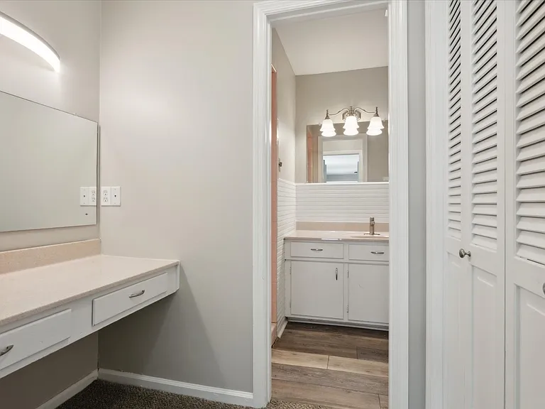 112 Leslie Dr — Photo 38