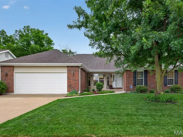 893 Home Park Dr, Saint Peters, MO 63376