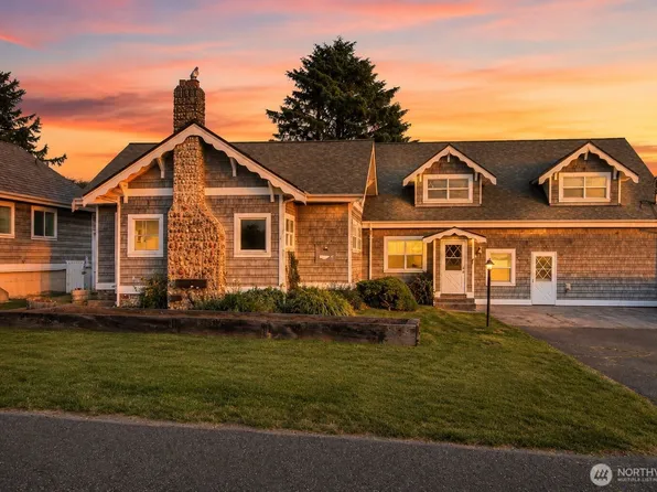6 4th Street N, Pacific Beach, WA 98571