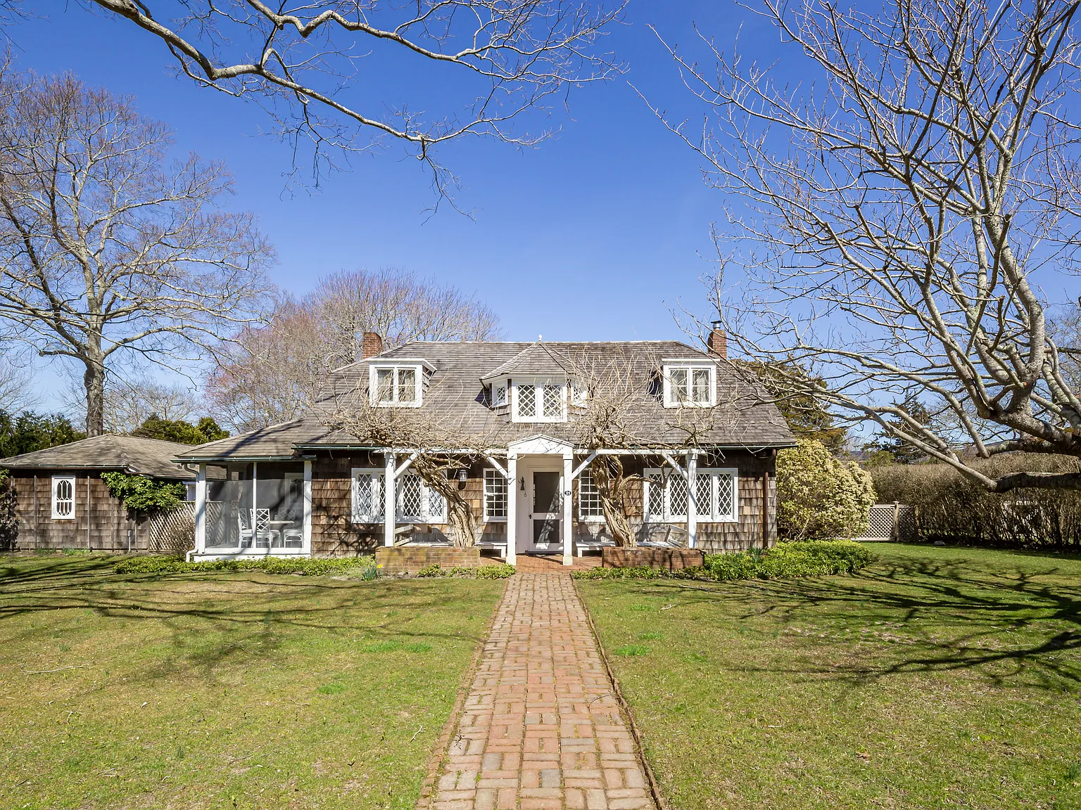 4 Bedroom Southampton Art Village — Photo 1