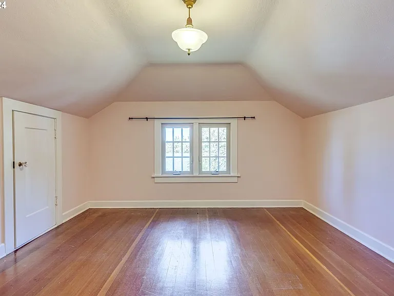 2430 SE Park Ave — Photo 26