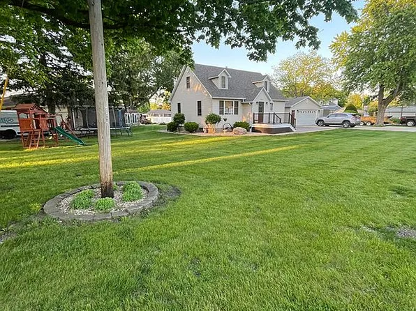 208 W Washington St, Danforth, IL 60930