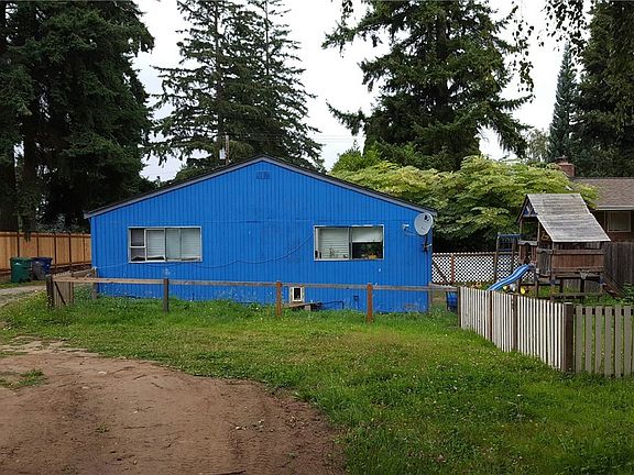 4th image of 18925 52nd Ave W