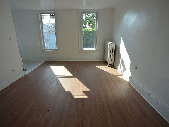 3rd image of 35-48 32nd St #3R