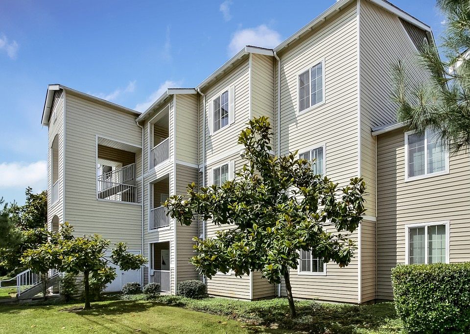 1st image of 18527 101st Ave Ct E Unit 318