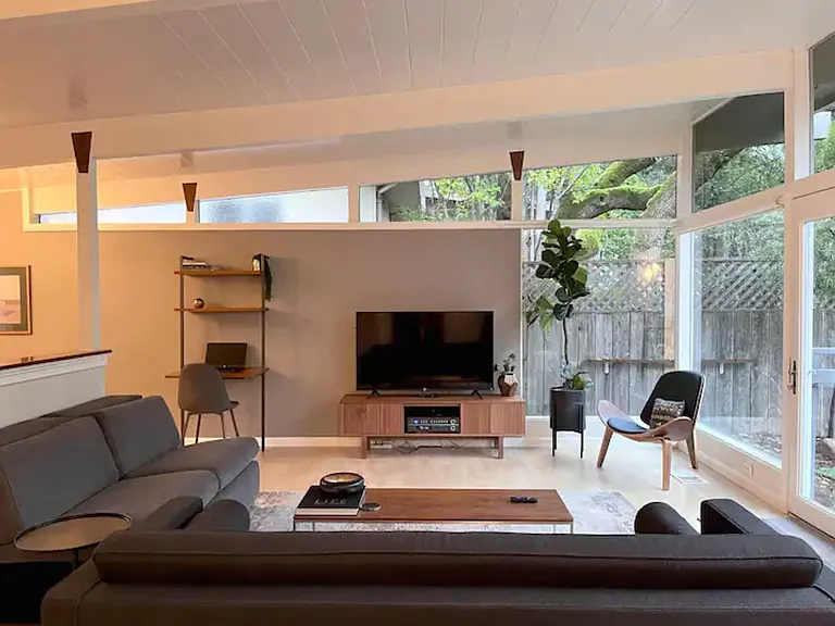 1226 Hexem Ave — Photo 3