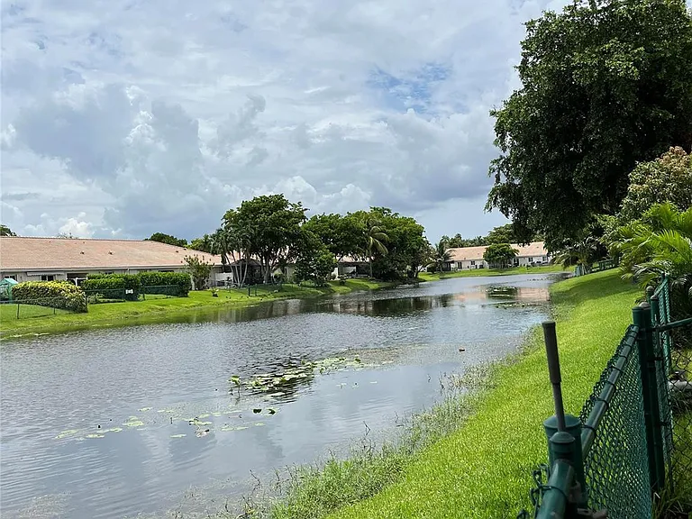 11296 SW 17th Ct — Photo 33