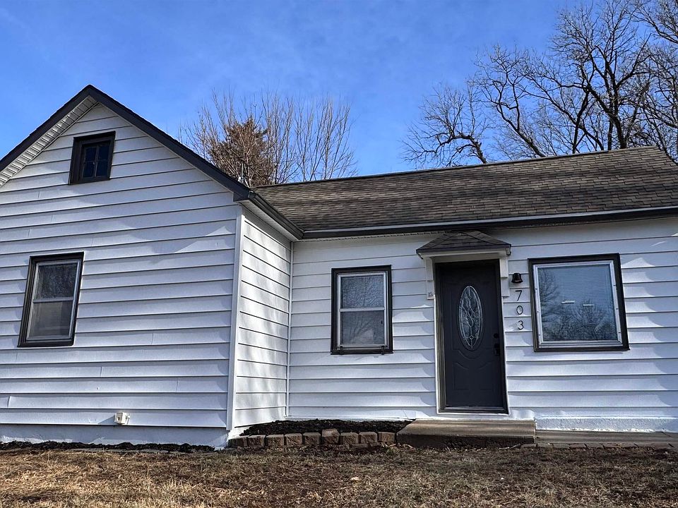 1st image of 703 S 10th St