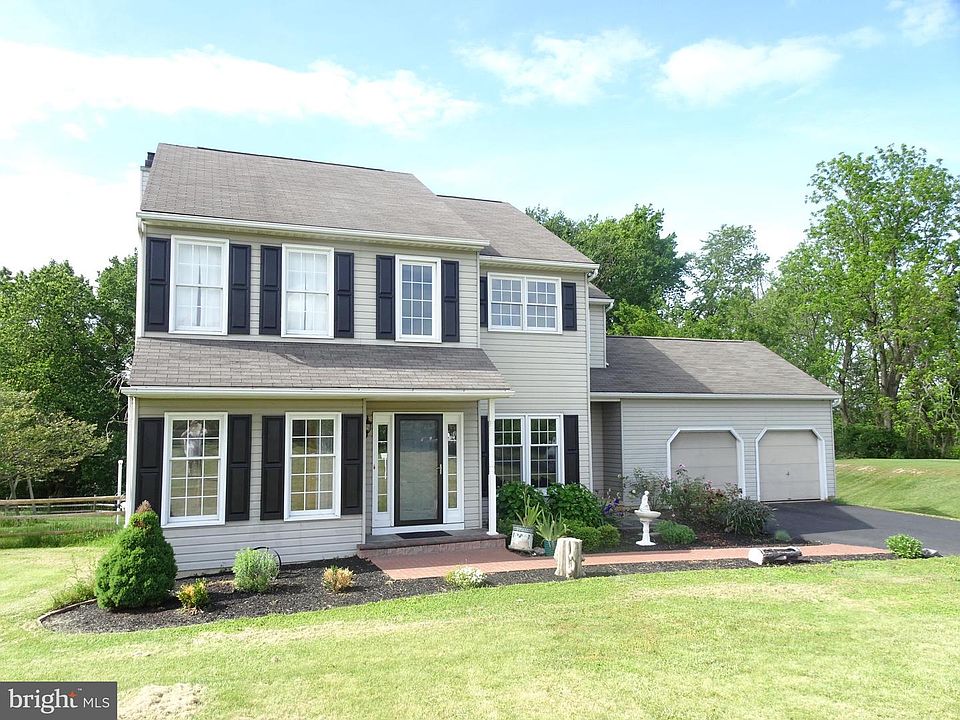 1st image of 607 Colchester Ct