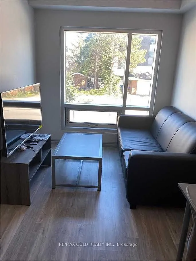 Building Photo - 275 Larch St #203