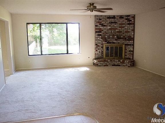 3rd image of 151 Brodiewest Ct