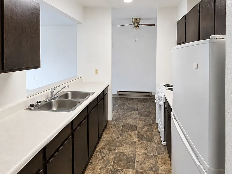 Whispering Pines Apartments — Photo 4