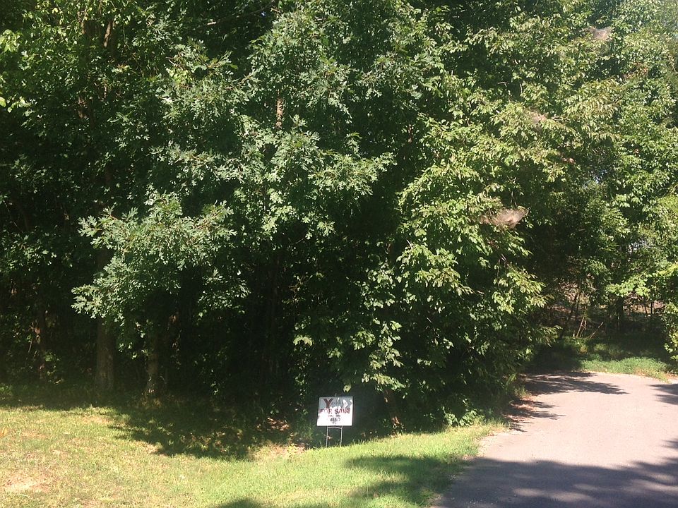 2nd image of 110 Mayfair Rd