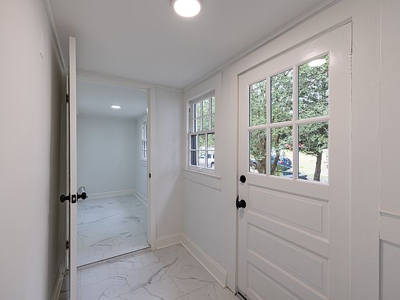 4th image of 428 W Mason St