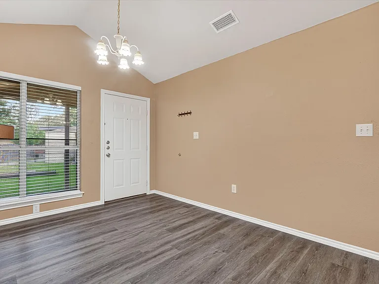 3132 Cedar Hill St — Photo 7