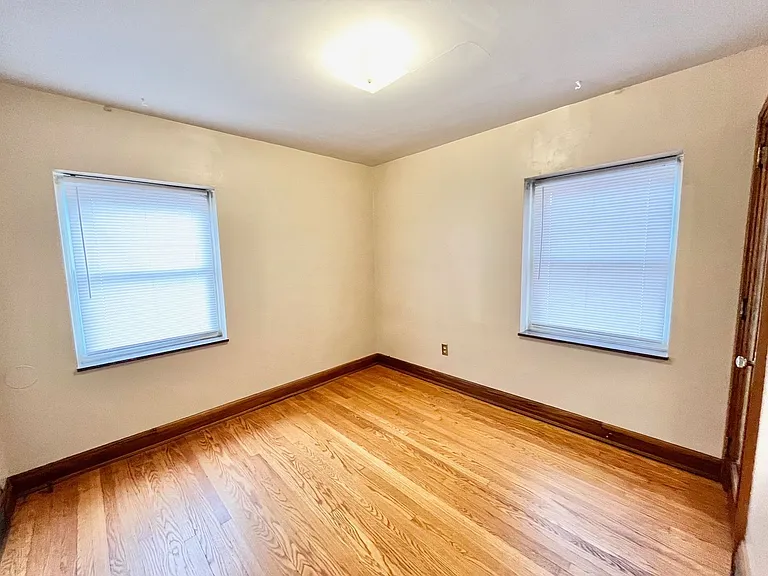 1614 Franklin Ave — Photo 8