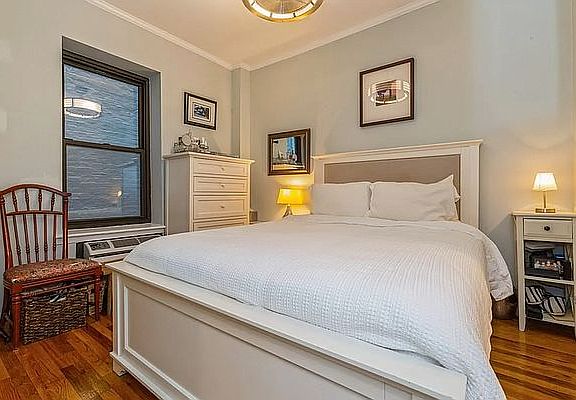 4th image of 160 E 91st St APT 3C