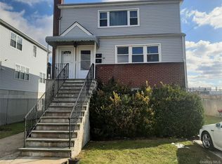 121 Nassau Ln #2, Island Park, NY 11558
