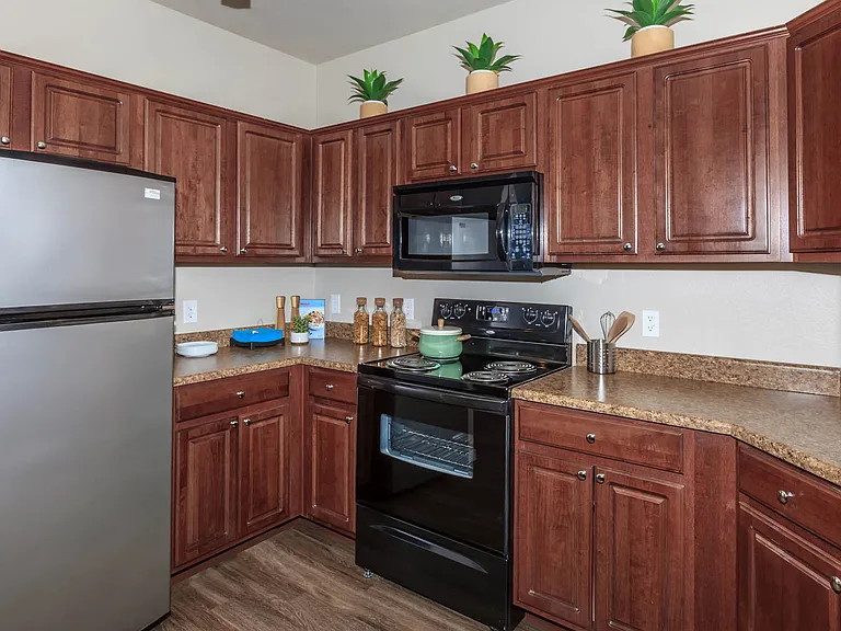 1c1 757 SQFT 1 Bed 1 Bath