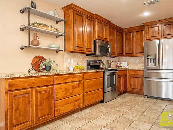 3rd image of 4161 Huntleigh Dr