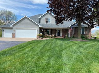W2530 Fieldside Ct, Appleton, WI 54915