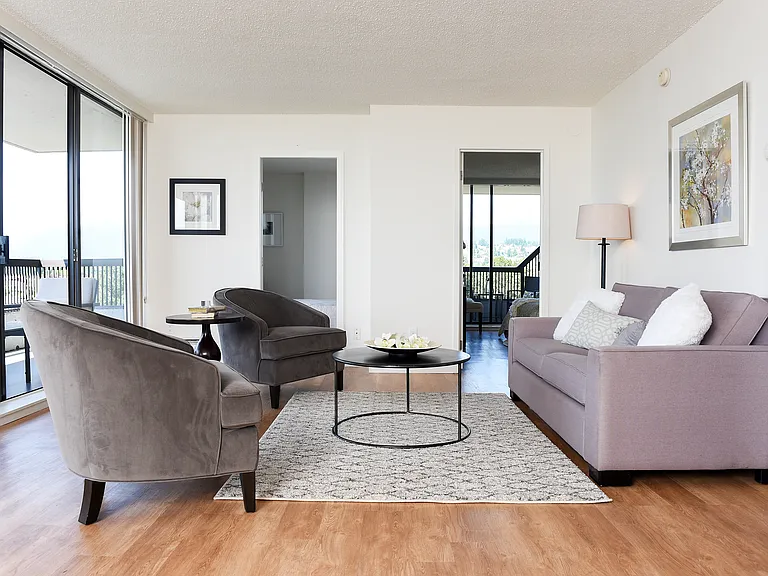 5051 Lougheed Hwy — Photo 17