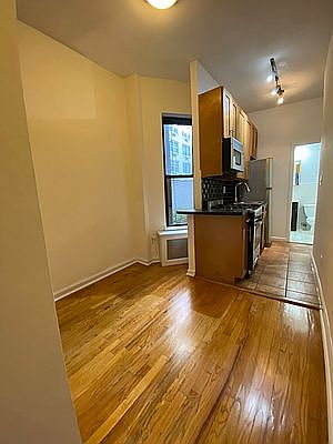3rd image of 438 E 89th St #2AA
