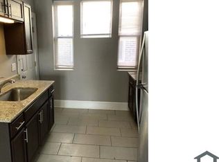 2832 E 78th St #3, Chicago, IL 60649