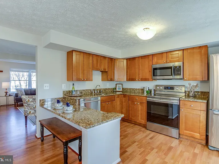 8035 Tyson Oaks Cir — Photo 6