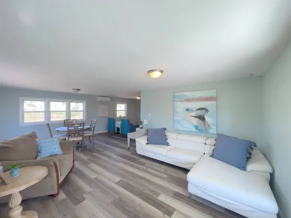 16 Mohawk Ln, Fort Myers Beach, FL 33931