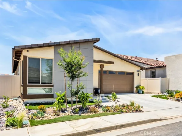 1527 Winding Sun Dr, Beaumont, CA 92223