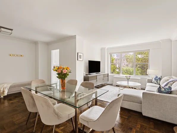 2 Fifth Avenue 5F image 2 of 8