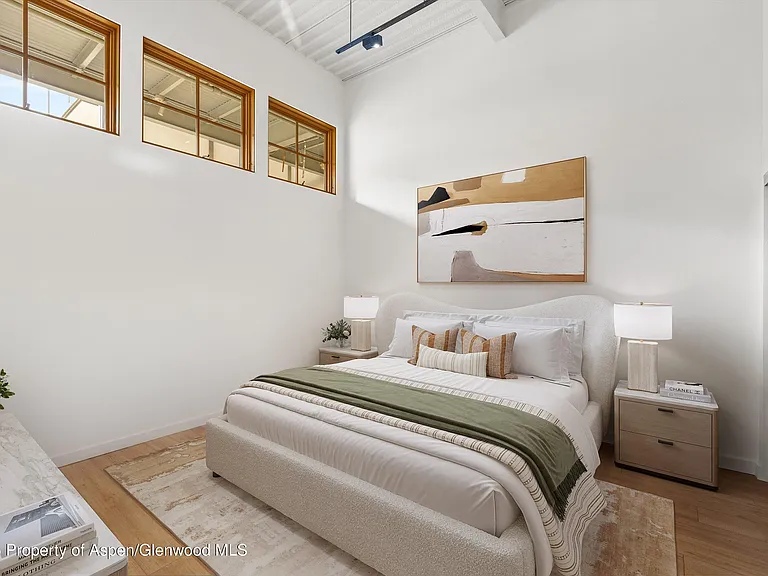 231 Robinson St #218 — Photo 10