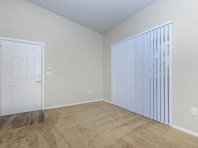 Renovated 1b1 683 SQFT 1 Bed 1 Bath