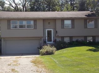 1175 Indian Creek Rd, Marion, IA 52302