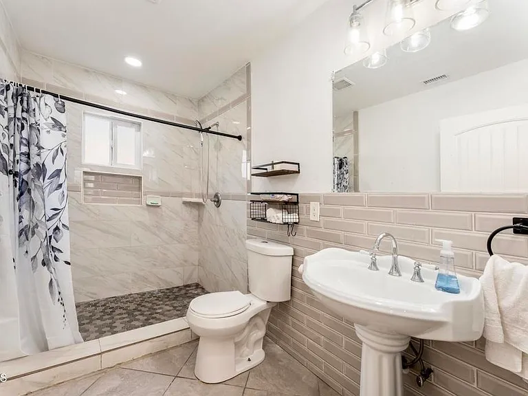 1129 La Puerta St #1129 — Photo 2