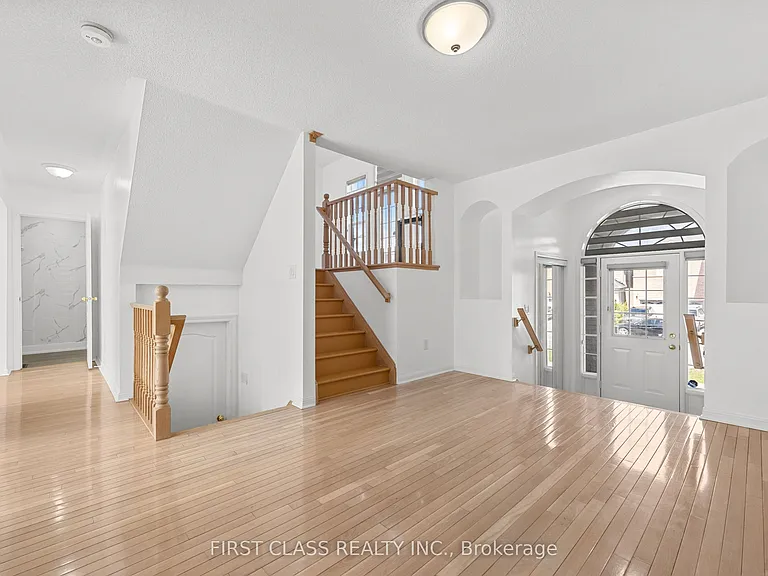 5554 Churchill Meadows Blvd #MAIN — Photo 2