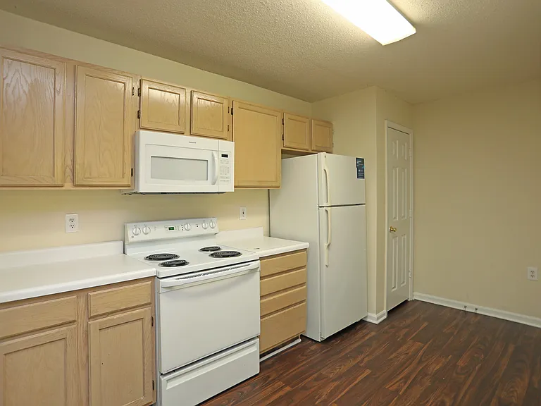 Reynolds Place Apartments — Photo 77