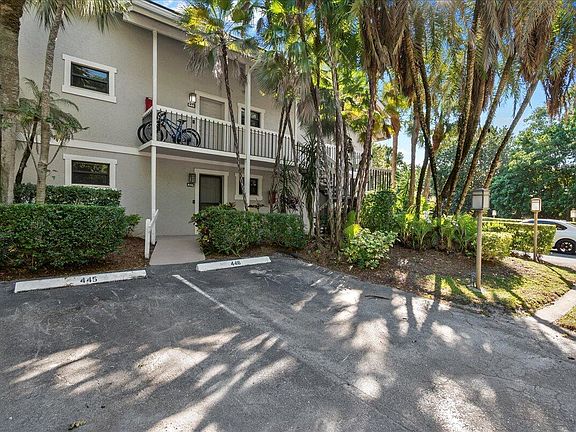 3rd image of 11863 Wimbledon Cir APT 446